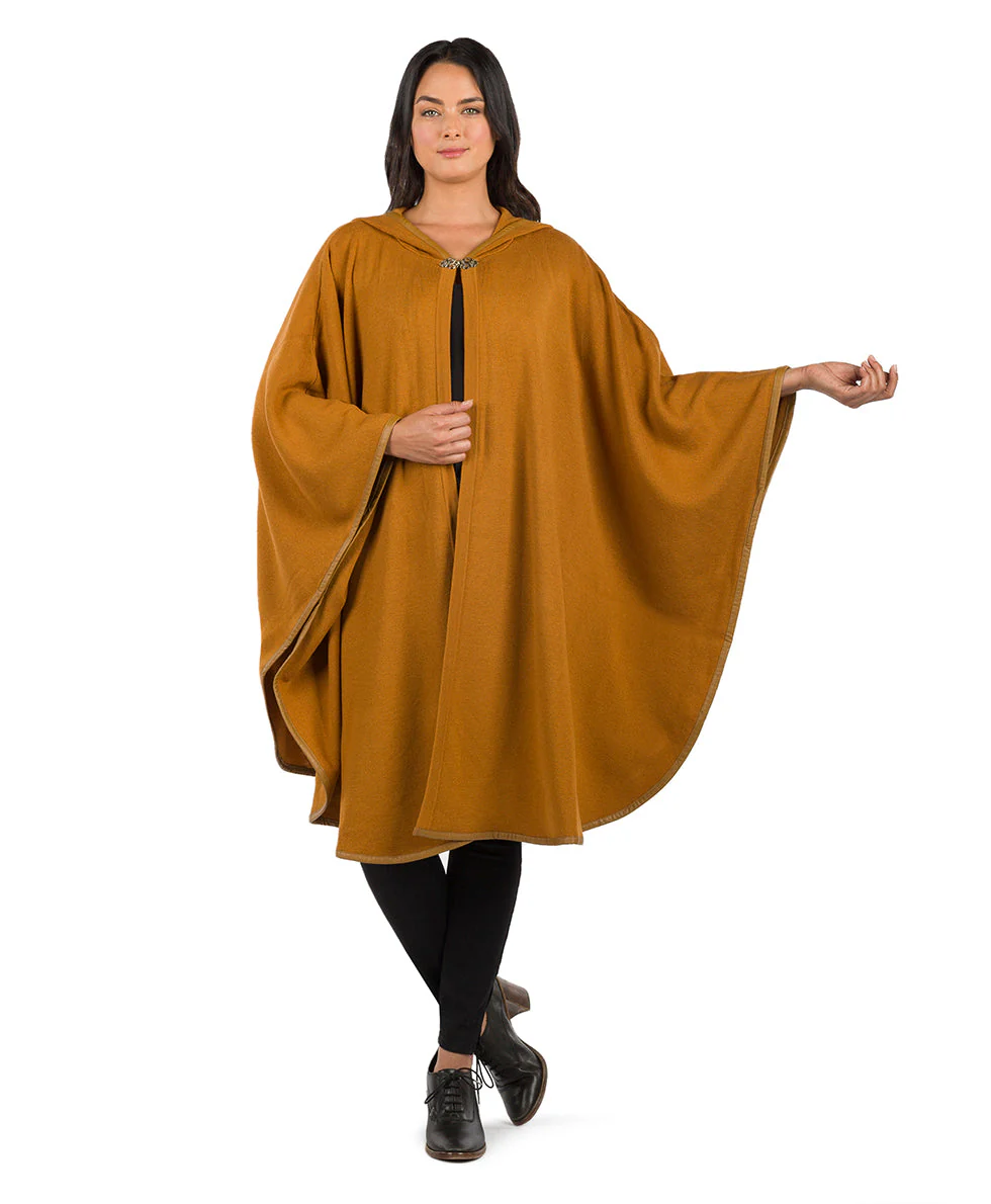 Hooded Cape with Clasp - Vintage - Image 16