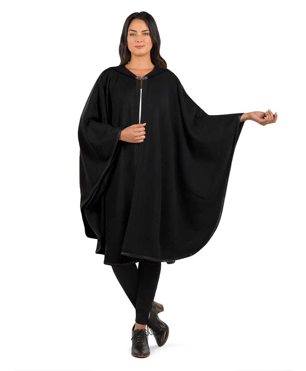 Hooded Cape with Clasp - Vintage - Image 4