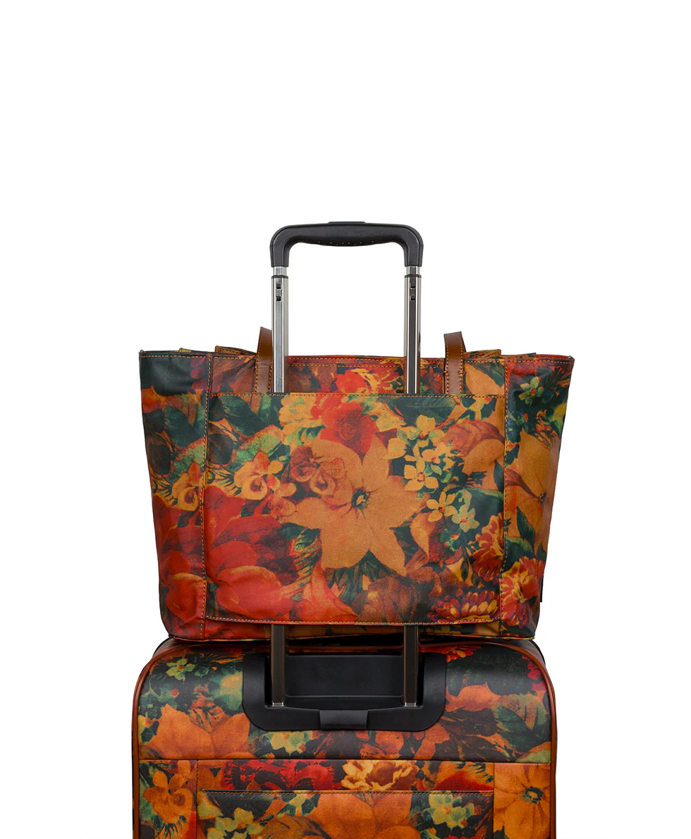 Silvi Tote - Patina Coated Linen Canvas - Multi Print - Image 6